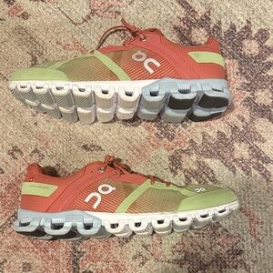 On Cloud Running Cloudflow Women's Running Shoe Guava / Dustrose US 8.5